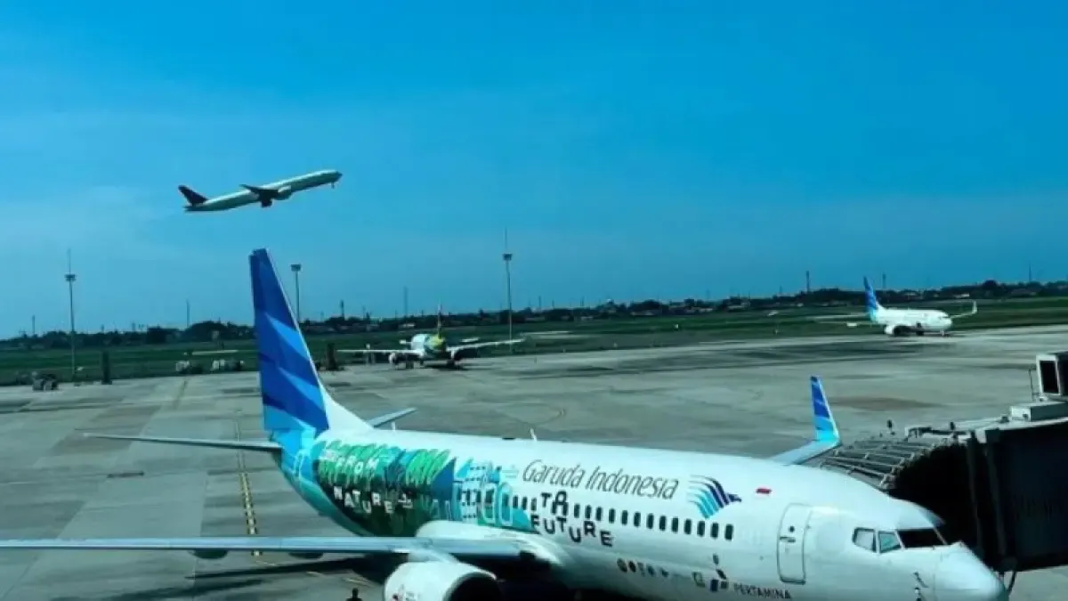 Arsip Foto - Pesawat Garuda Indonesia bersiap melayani penerbangan di Bandara Soekarno-Hatta, Tangerang, Banten.