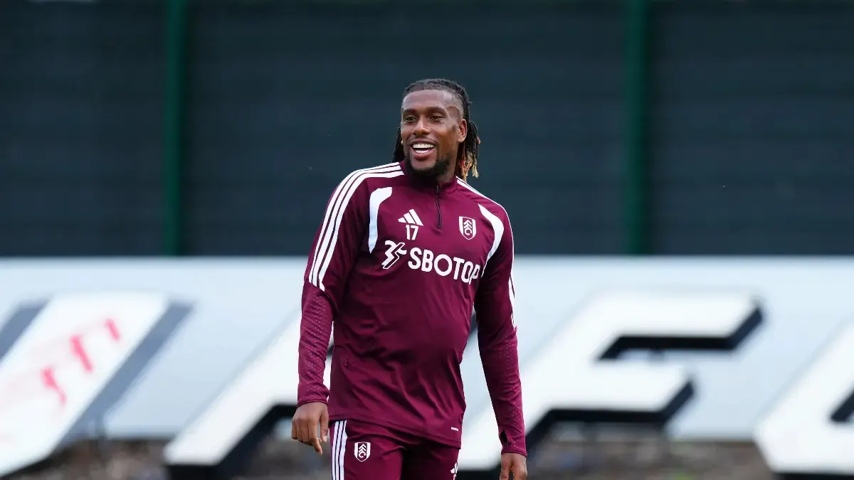 Potret Alex Iwobi yang bersiap menghadapi Coventry.
