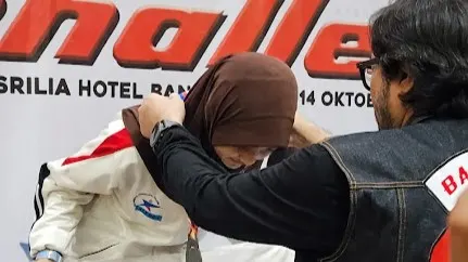 Atlet Anggar Muda Singkawang Raqilla Zahfira Raih Emas dan Perak di Kejuaraan Nasional